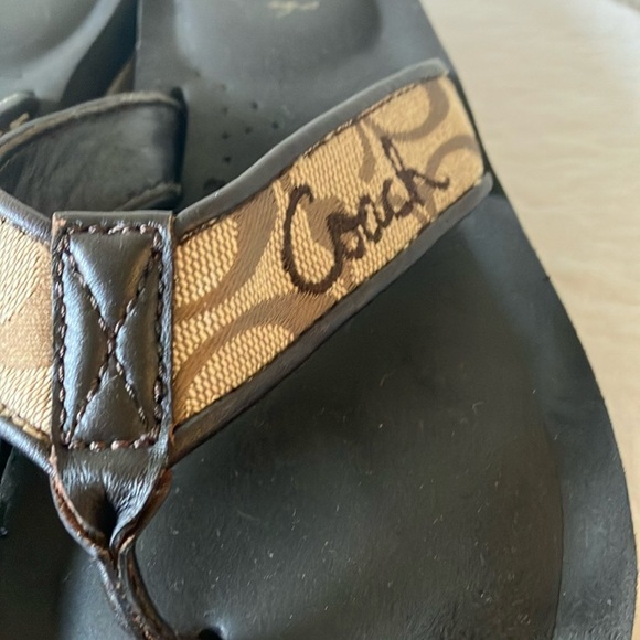 Coach: Black & Tan Janey (A8657) Signature C Sandals- 7- flaws - Picture 16 of 16